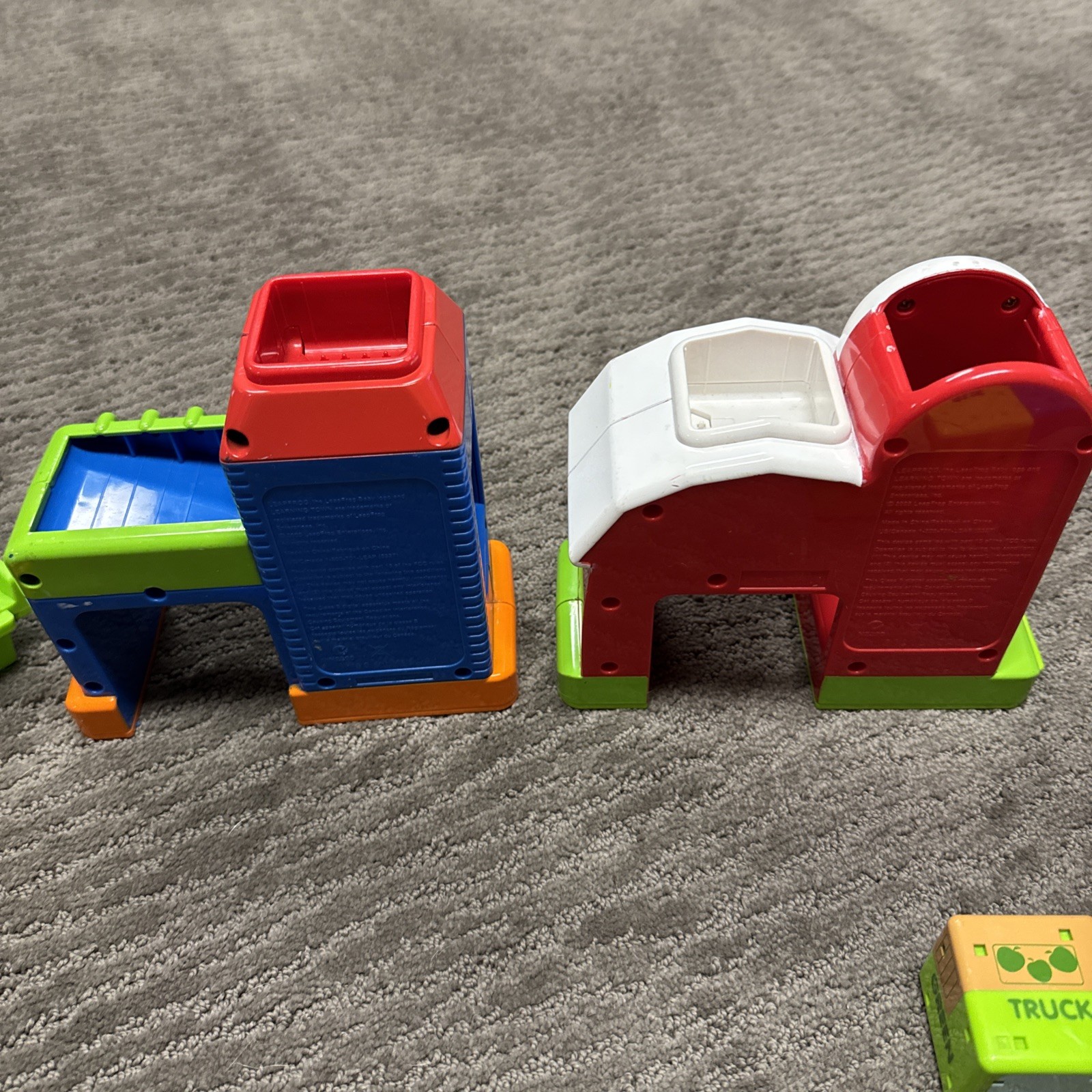Leap Frog Learning Town Barn Buddies Car Wash Cars Toy Animal Word Color Blocks