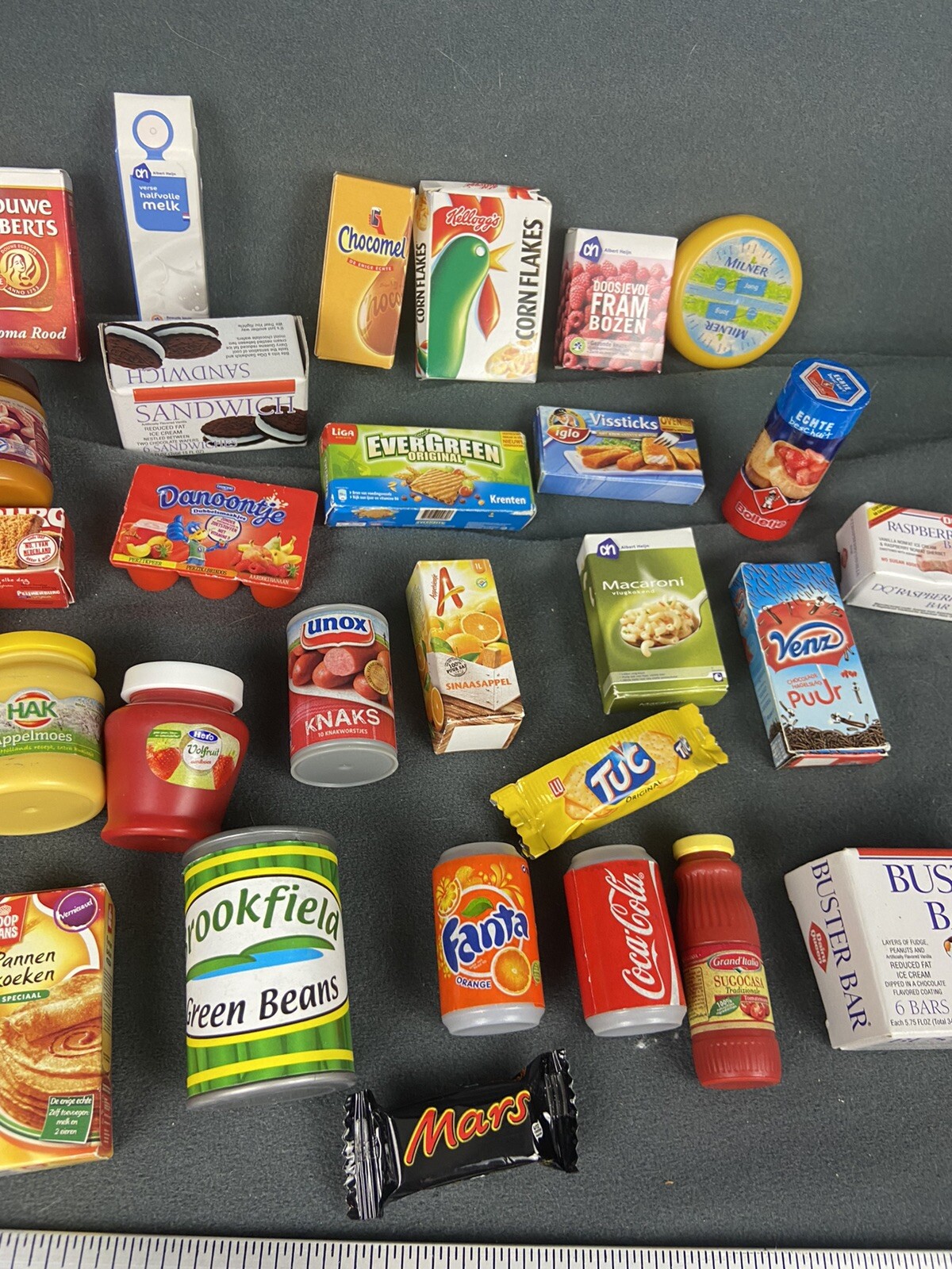 Mini Brands FOOD Lot Of 32 Pieces Zuru Preowned Accessories Dilly Bars Plus