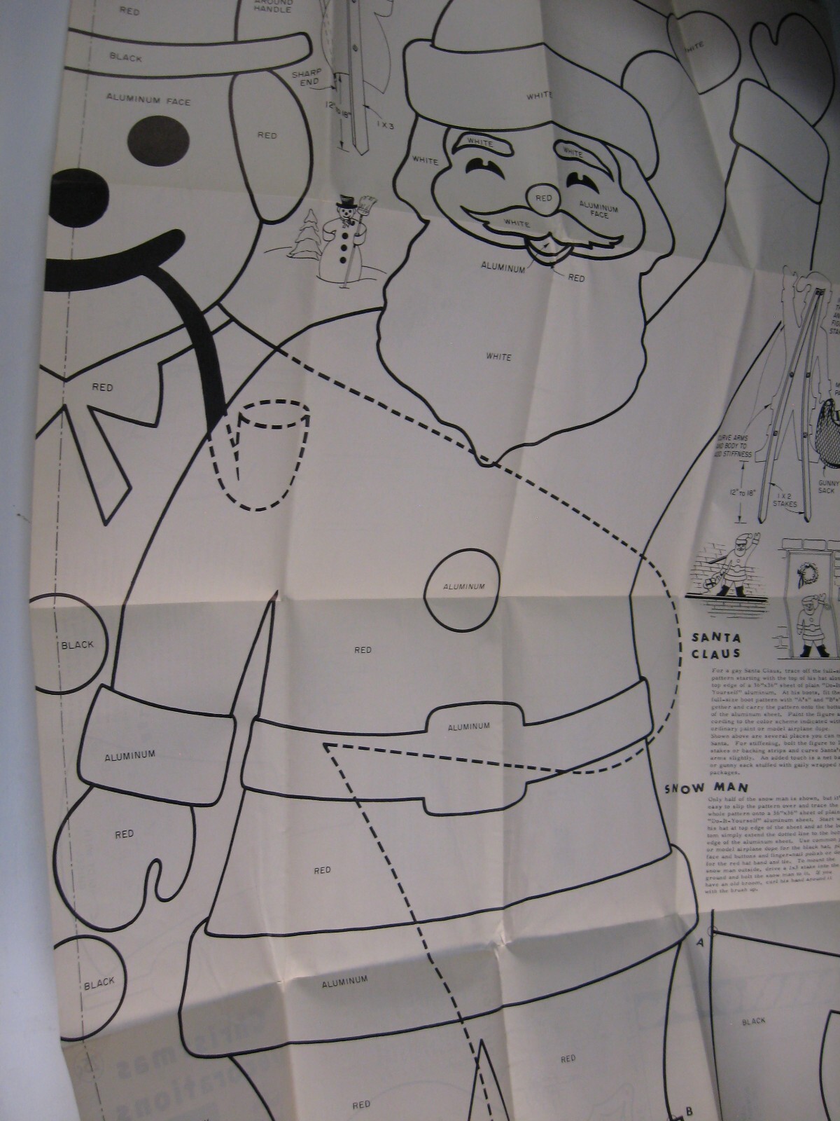 Do-it-yourself Plans for Christmas Toys and Decorations Reynolds 1953