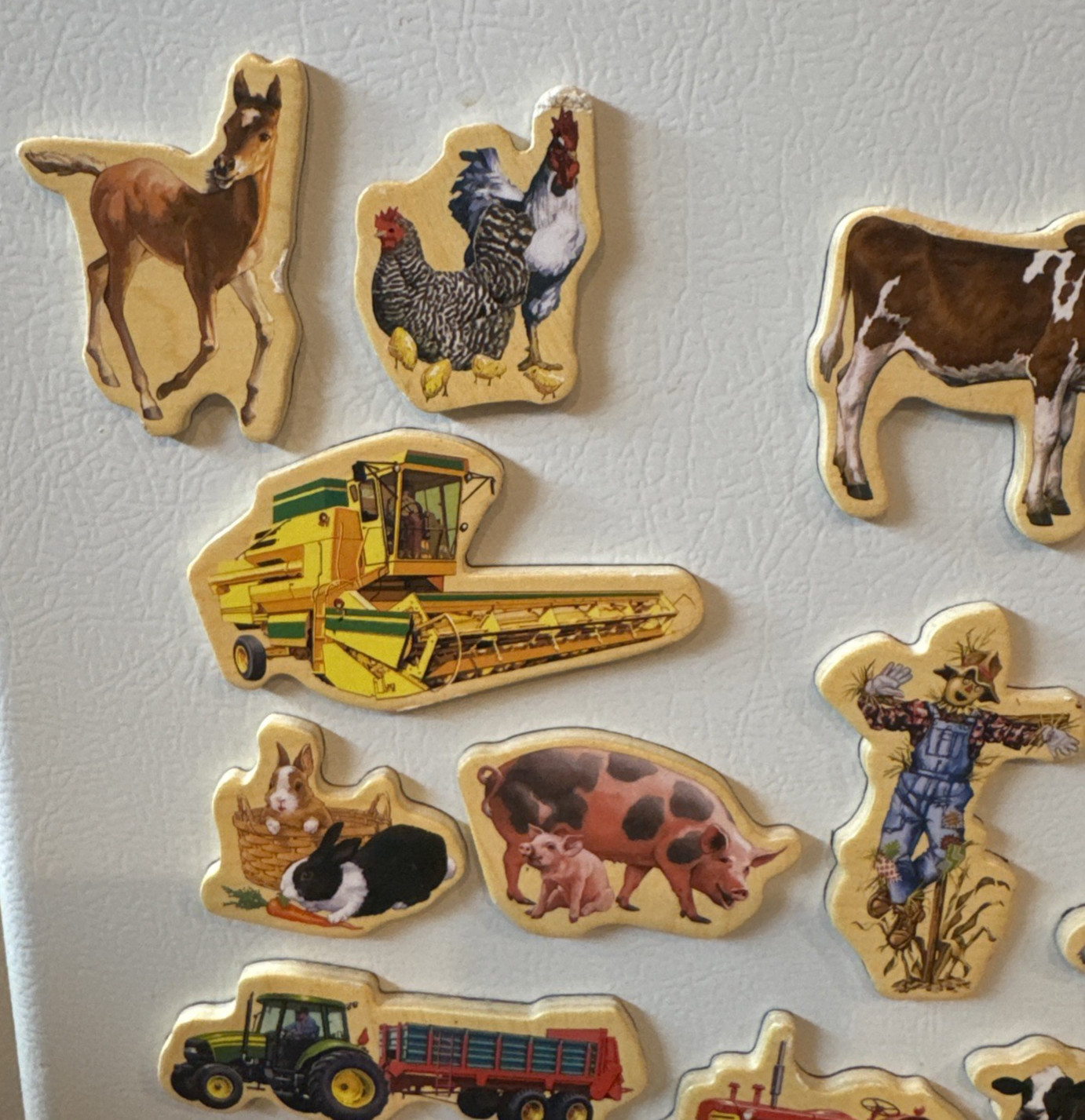 T.S. Shure “on the farm” Wooden Magnets 18 Piece MagnaFun Set No Case