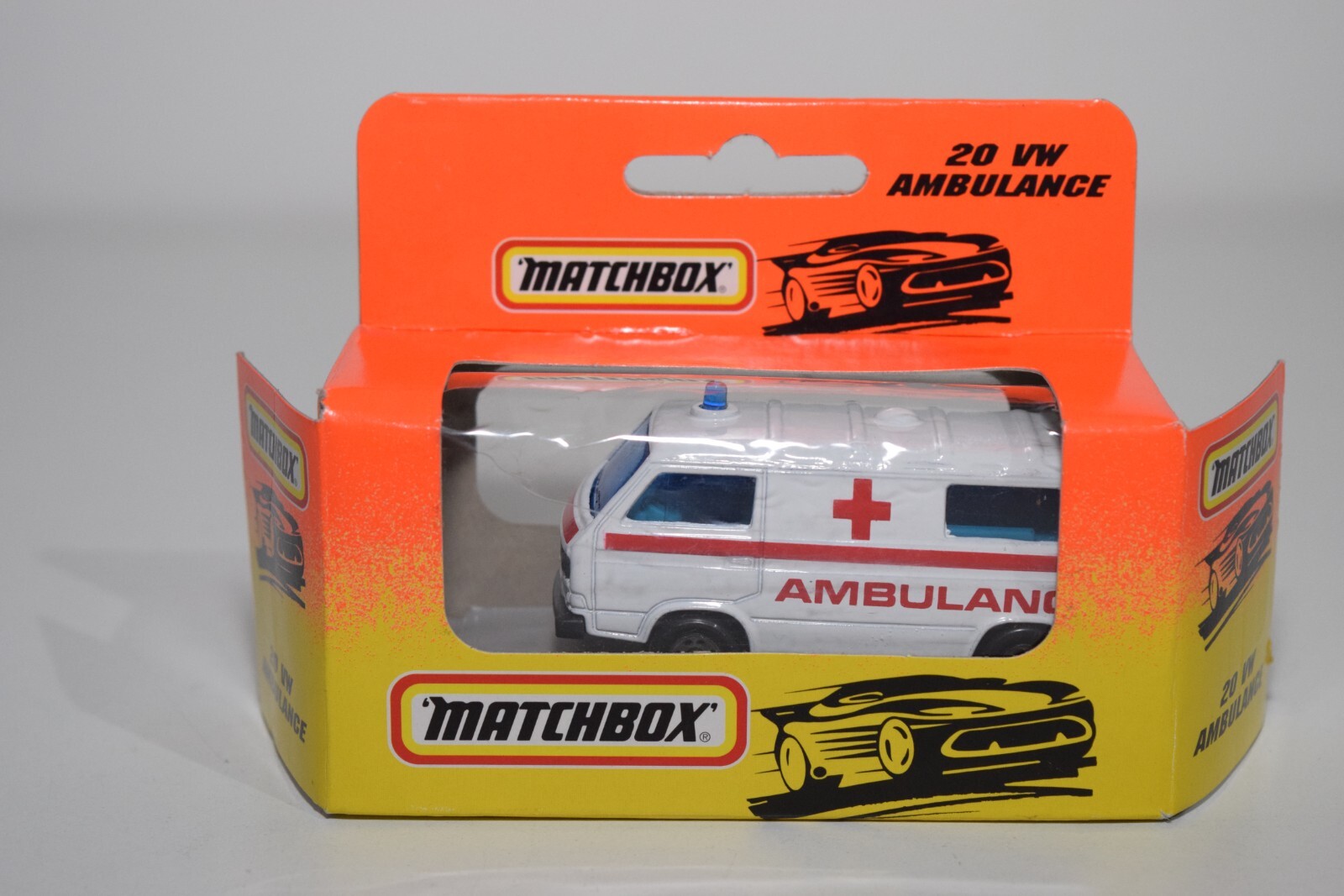 A94 1:64 3 INCH MATCHBOX LESNEY 20 VW VOLKSWAGEN AMBULANCE MIB RARE!