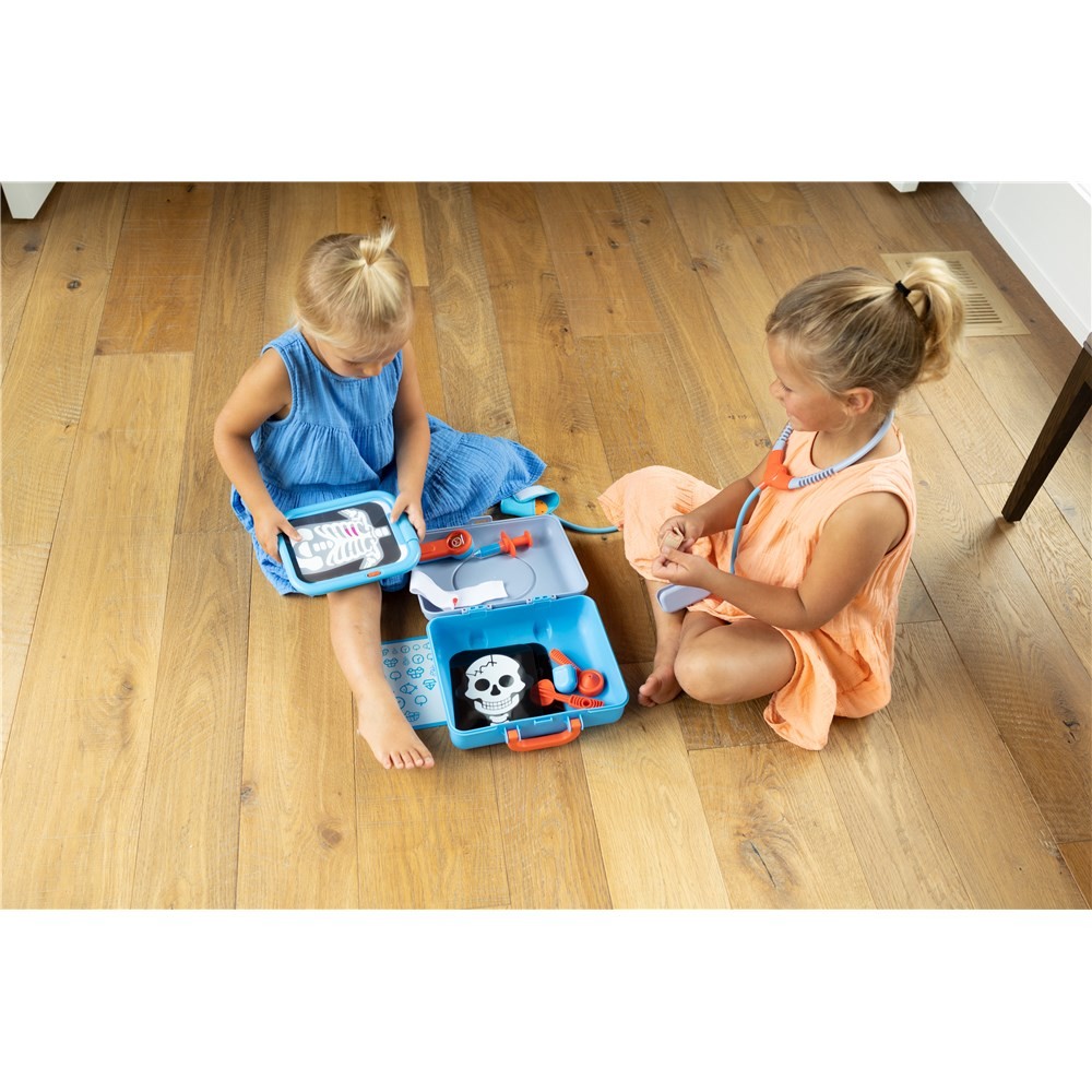 Fat Brain Pretendables Doctor Set