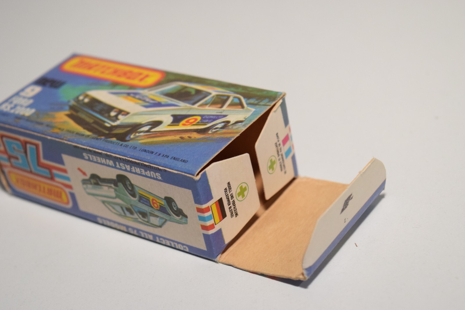 A94 1:64 3 INCH MATCHBOX SUPERFAST 9 FORD RS.2000 RS2000 RALLY WHITE MIB
