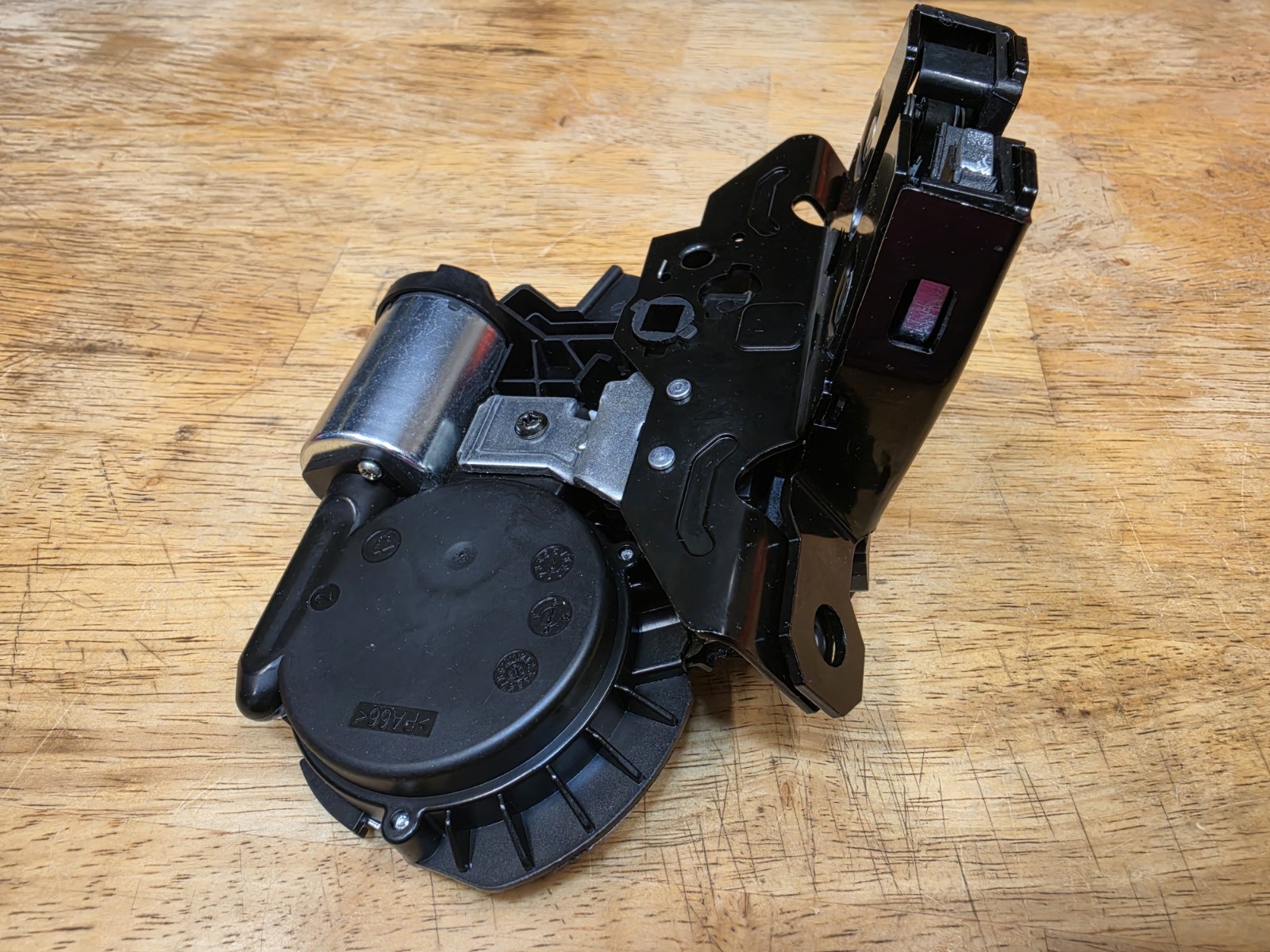 Liftgate Lock Actuator Rear Door Trunk Latch Tailgate Actuator GM GMC