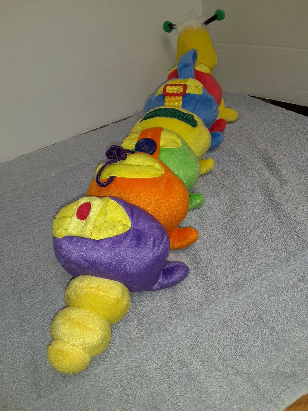 21″ Discovery Toys Caterpillar Dress-A-Pillar Plush Learning Toy 2012