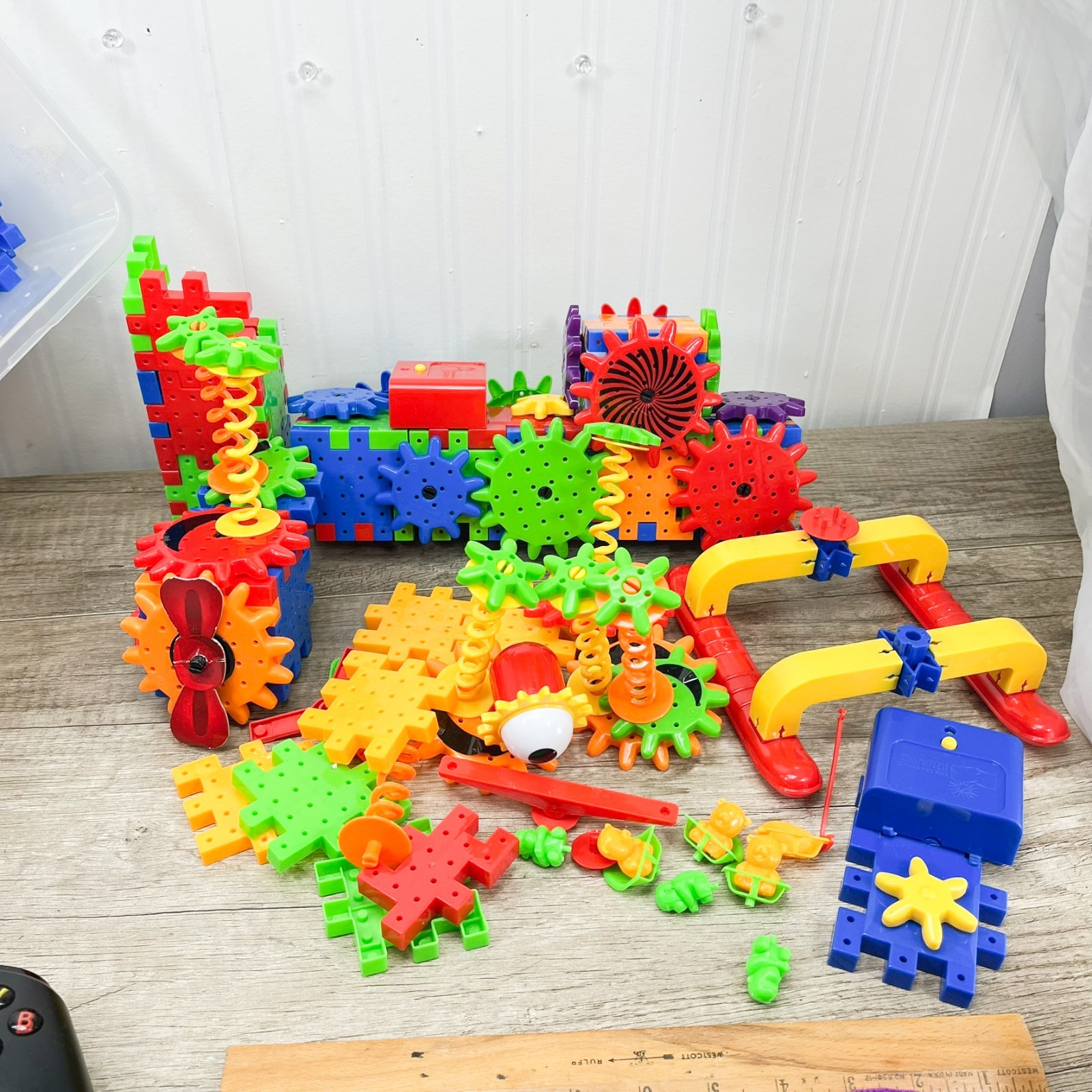Techno Gears Wacky Robot Construction Set