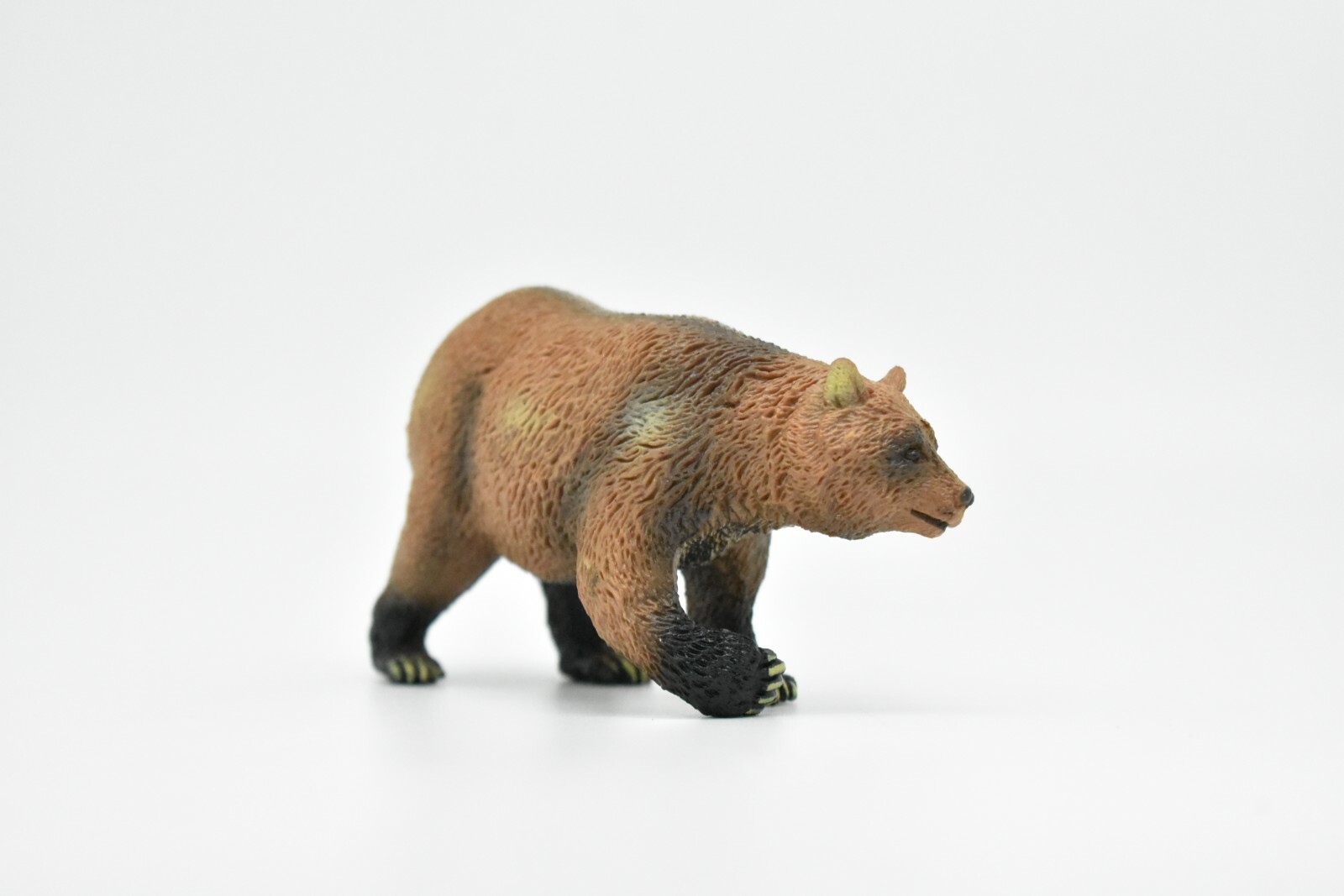 Grizzly Bear, Toy, Museum Quality Plastic Replica, Hand Painted 4″ CWG186 BB44