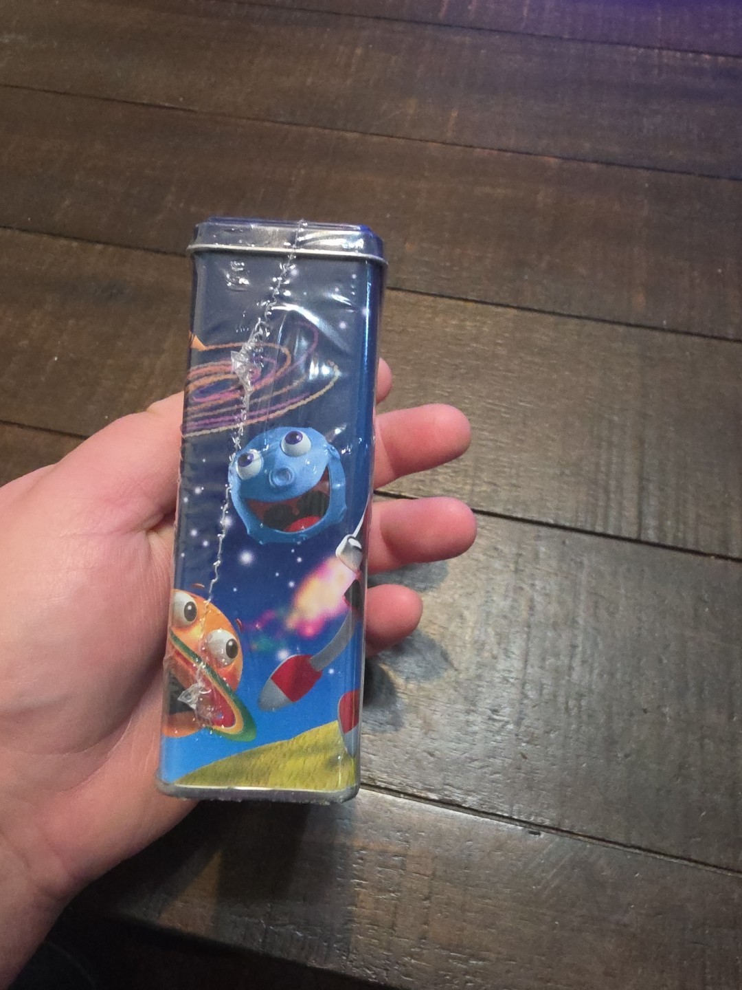 NEW! Crayola 24 Crayons Imagination Space Theme Tin With Crayons